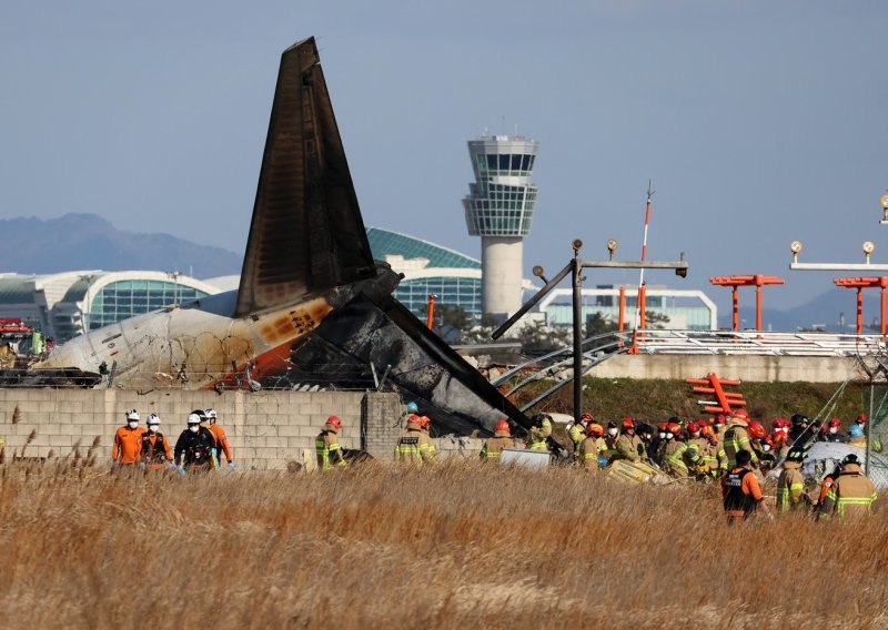 Avion udario u zid na pisti i zapalio se, poginulo je najmanje 167 osoba: Širi se uznemirujuća snimka