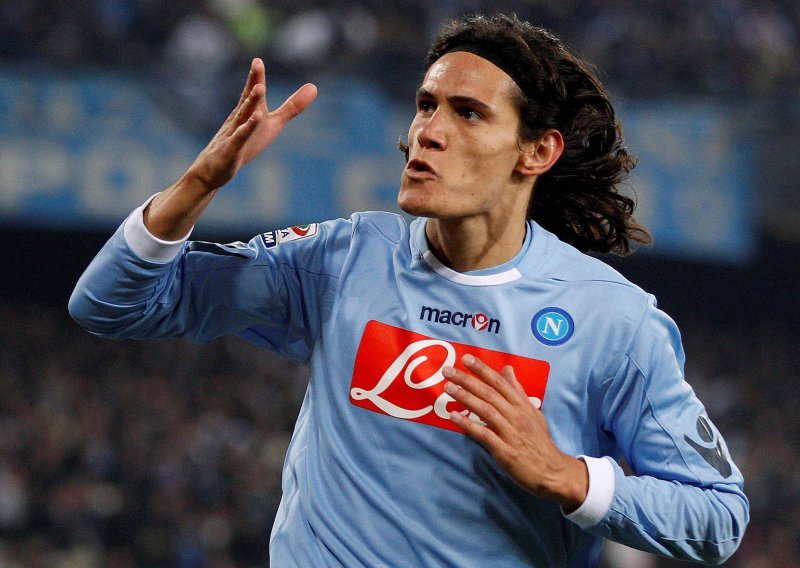 Milan poveo u Napulju, Cavani ga uništio