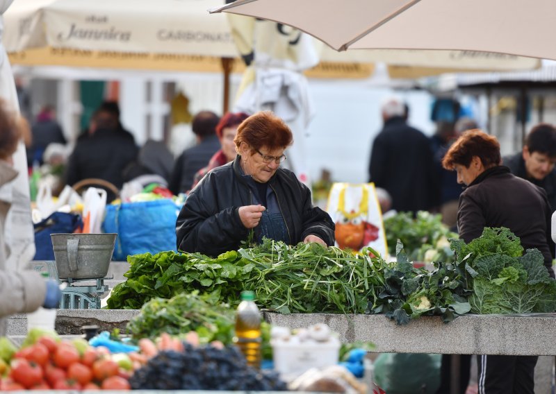 Cijene hrane blago pale: Evo koje su namirnice najviše pojeftinile