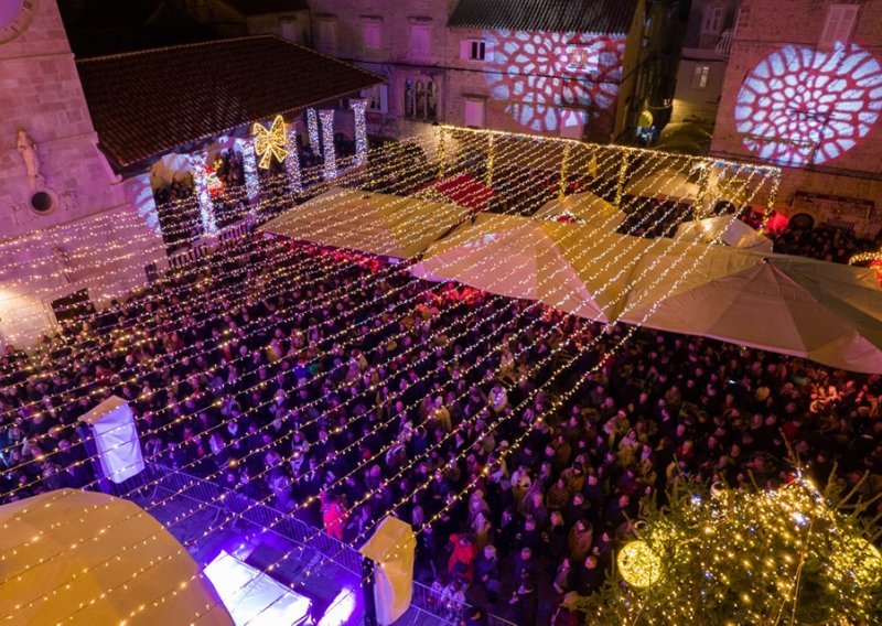 Skandal u Trogiru: Glazbenik nasrtao na žene u publici