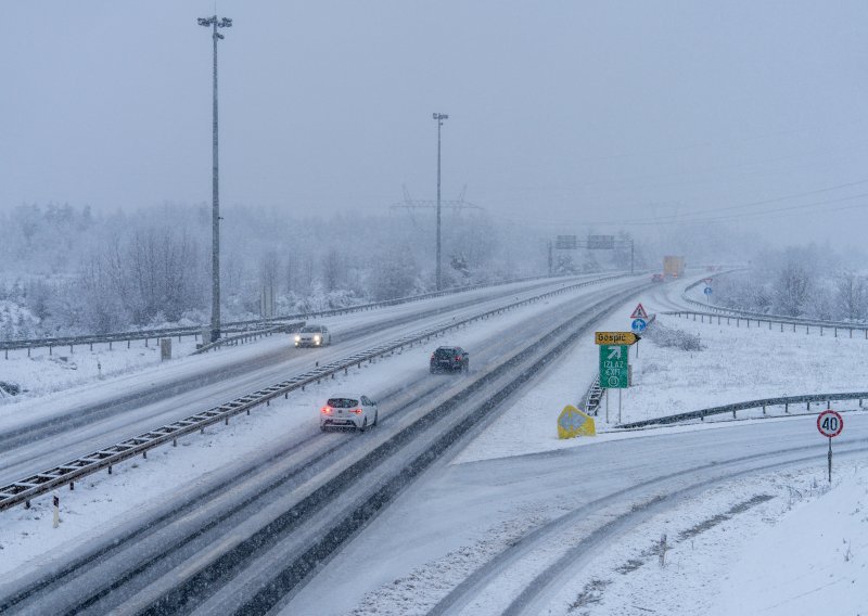 HAK: Za sve skupine vozila otvorene A1 i A6 te državna cesta kroz Gorski kotar