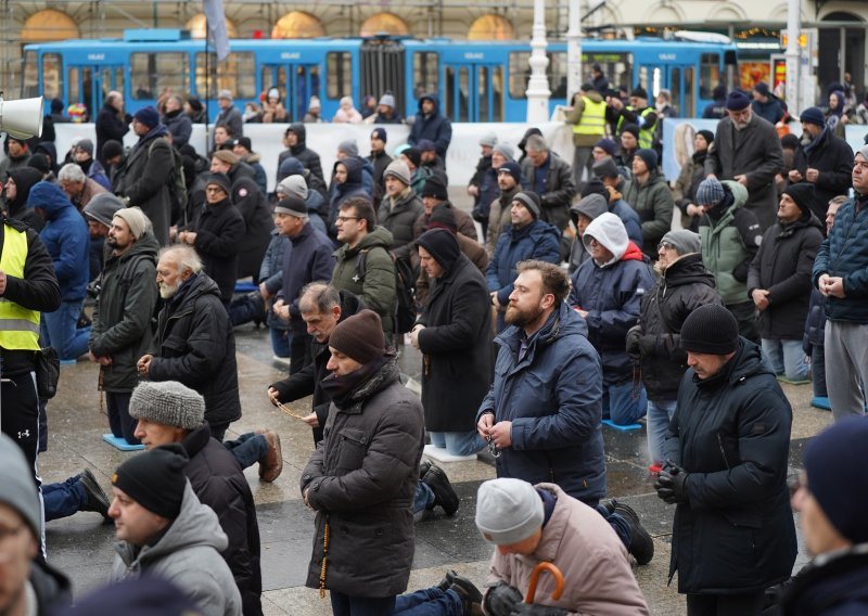 Sukobili se molitelji i prosvjednici, policija tvrdi drugačije. Objavljena i snimka