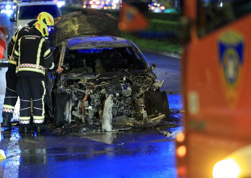 U Splitu su noćas izgorjela dva automobila i kombi s hladnjačom