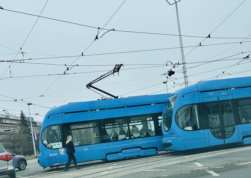 Promet normaliziran nakon sudar tramvaja na jednom od najprometnijih križanja