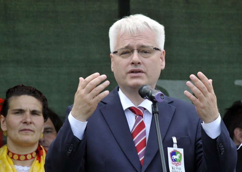 Josipovic: It's irrelevant who will sign EU accession treaty