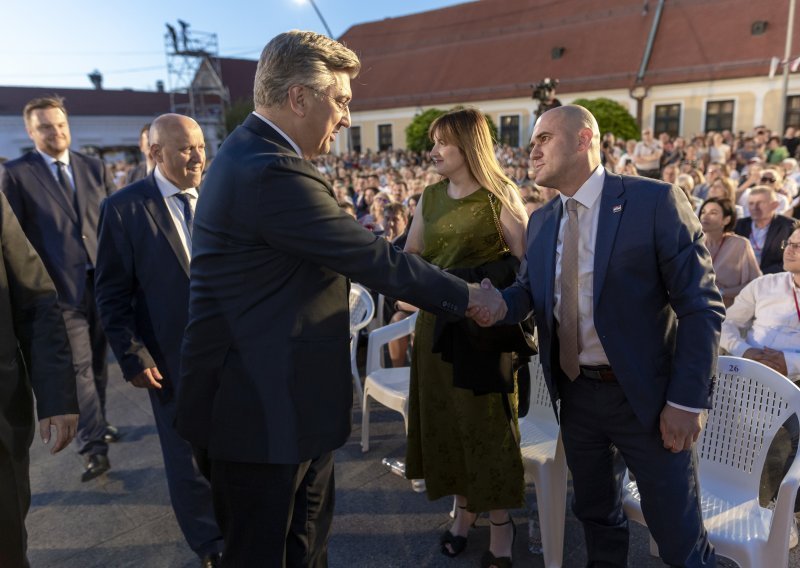 Nižu se reakcije na ministra s pištoljem: Ide baja šorom… Plenkoviću imamo li spreman papir?