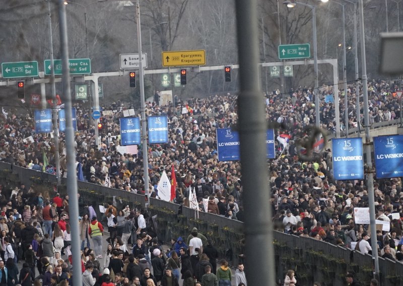 Deseci tisuća ljudi paralizirali Beograd: Završila 24-satna studentska blokada