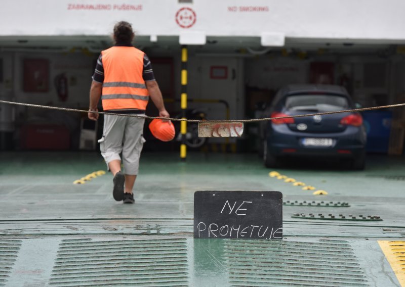 Zbog jakog vjetra u prekidu su brojne trajektne i katamaranske linije: Evo popisa