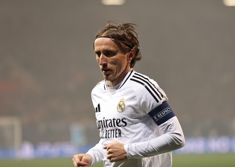 Luka Modrić doživio ovacije navijača Bresta, Ancelottijev komentar je šlag na tortu