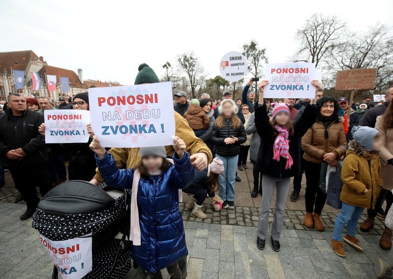 Petstotinjak ljudi prosvjedovalo u Čakovcu: U bolnici je neviđena kriza