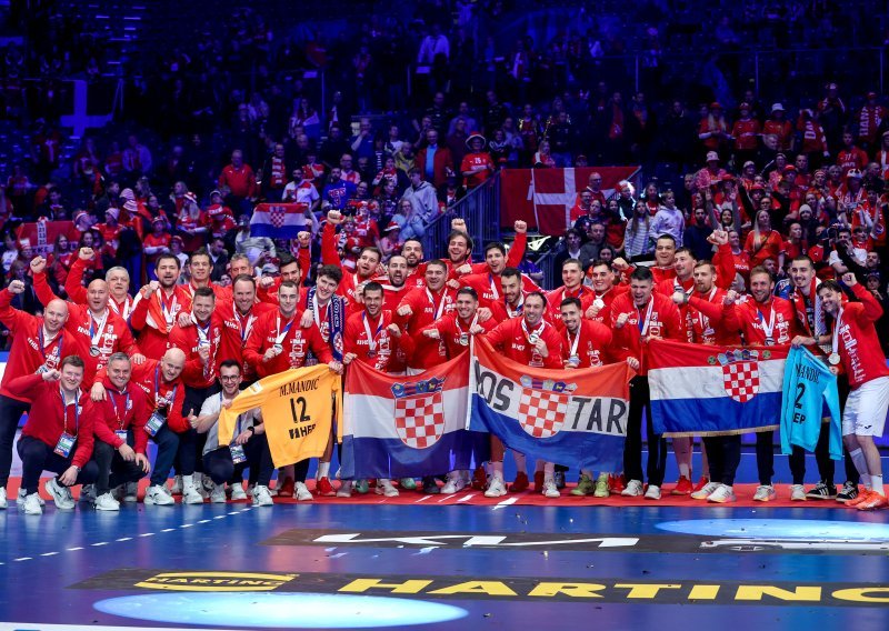 Nije igrao finale, a sinoć je napravio jedan od najljepših poteza na dodjeli medalja