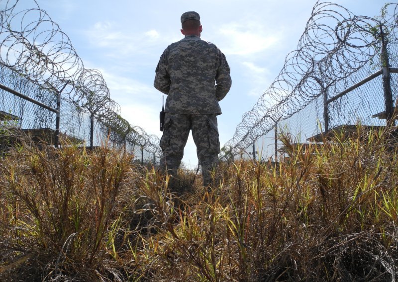 Američka vojska počela prevoziti migrante u Guantanamo