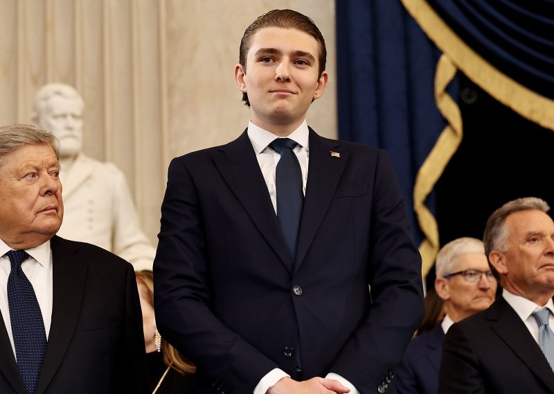 Svi se pitaju zašto Barron Trump uvijek nosi isti crni ruksak, sada je otkriven razlog