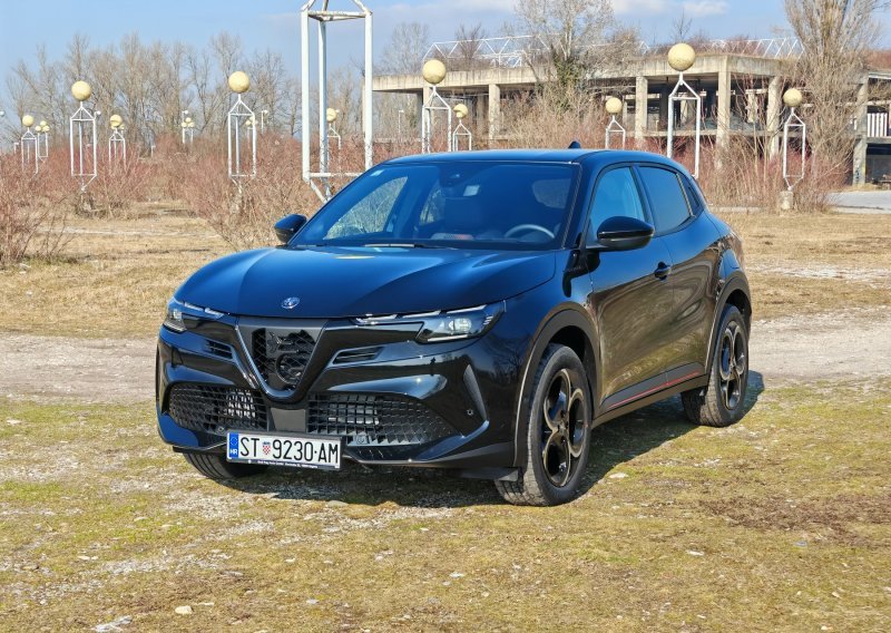 Isprobali smo novi Alfa Romeo Junior: Povratak marke u B-segment s dvije opcije pogona