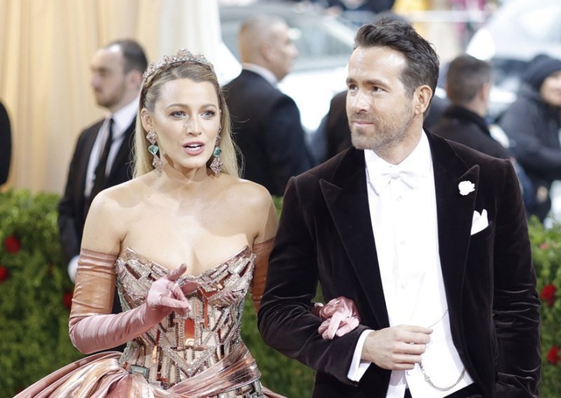 Blake Lively i Ryan Reynolds prijete TikTokeru: Zabrinut je i traži pomoć