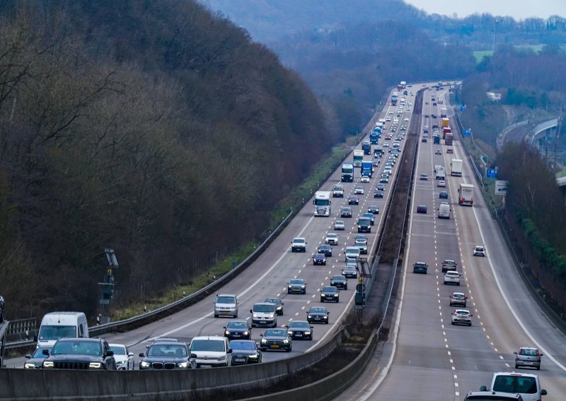 Njemačka na još šest mjeseci produljila kontrole na granicama