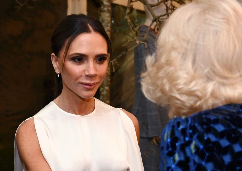 Zbogom dugoj kosi: Victoria Beckham debitirala s novom frizurom