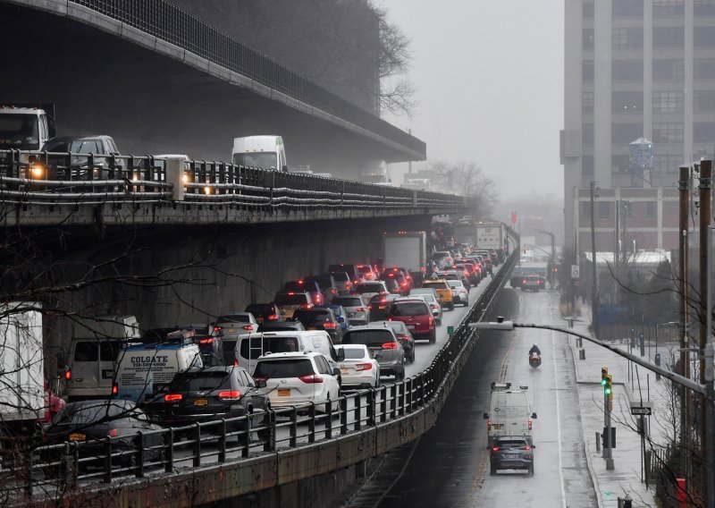 Upalila se zvona za uzbunu: Ogromno povećanje cijena goriva čeka nas od 2027.!