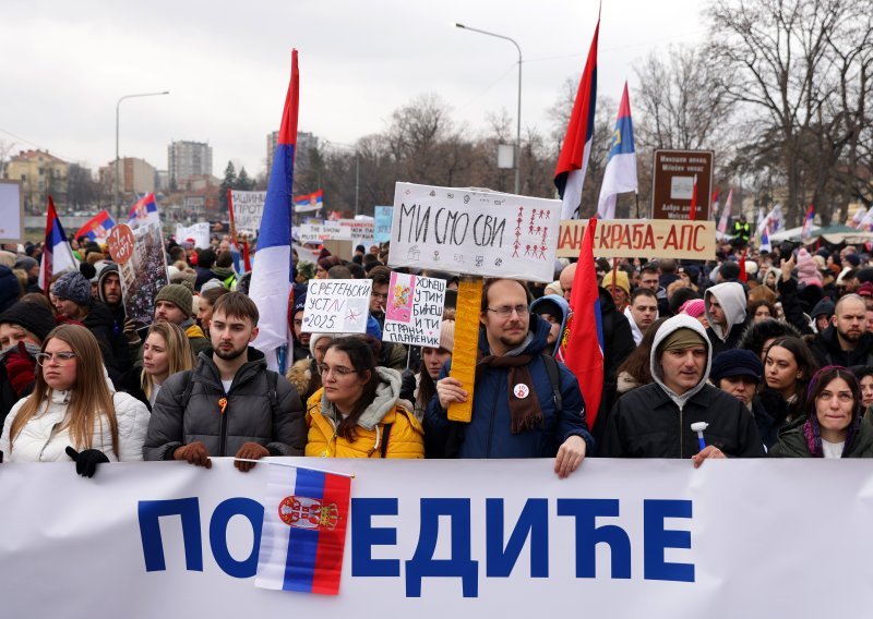 Prosvjedi u Srbiji se nastavljaju: Tisuće okupirale ulice Kragujevca