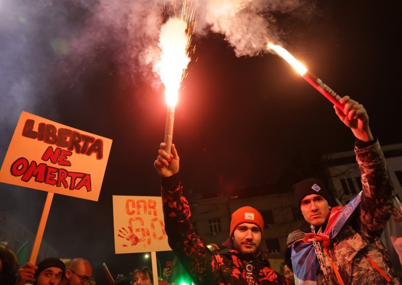 Početak bune protiv dahija: Studenti i građani cijeli dan blokirali Kragujevac