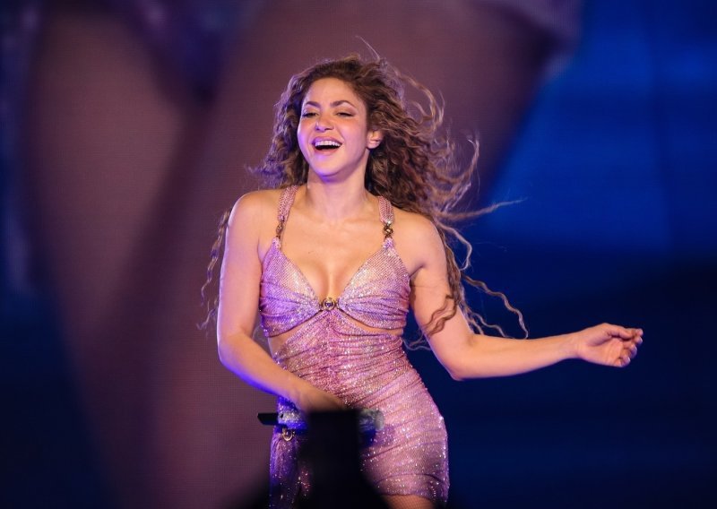 Shakira hospitalizirana: Žali se na snažne bolove u trbuhu