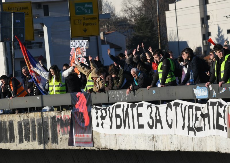 Kako su studenti Srbije pokrenuli naciju: Satima raspravljaju, nemaju vođe, a sve teče kao podmazano