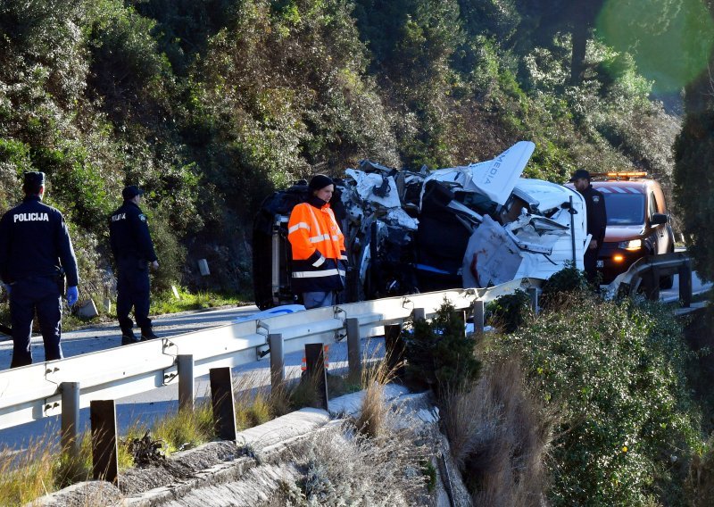 Odlomila se stijena na magistrali, jedna osoba poginula. 'Pala je direktno na auto'