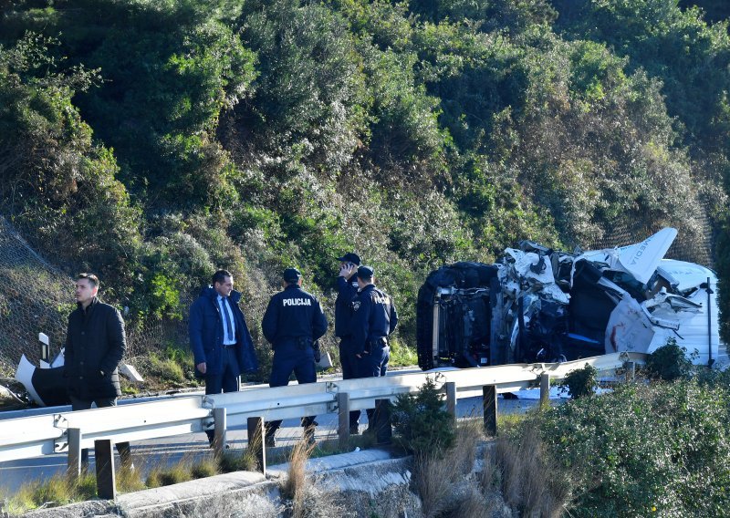 Župa dubrovačka proglasila Dan žalosti, odlomljena stijena usmrtila putnika u vozilu