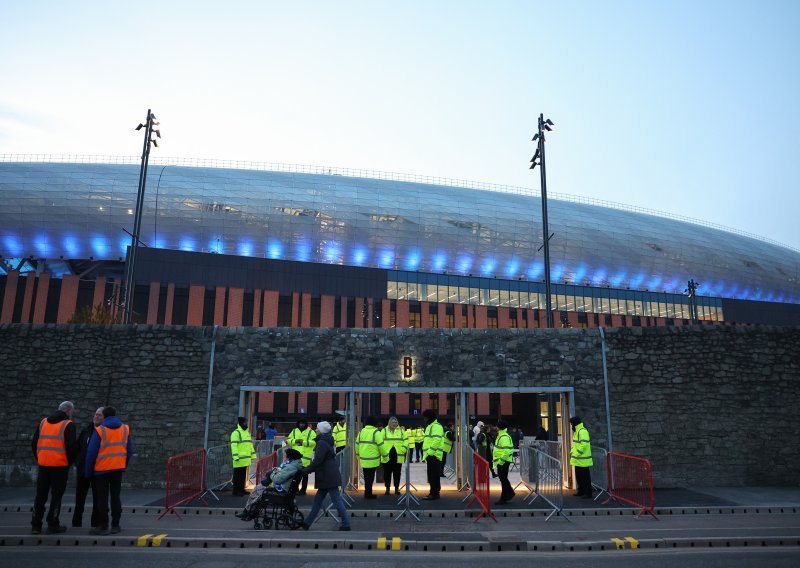 Everton otvorio novi stadion. Za probu je primio 10.000 navijača