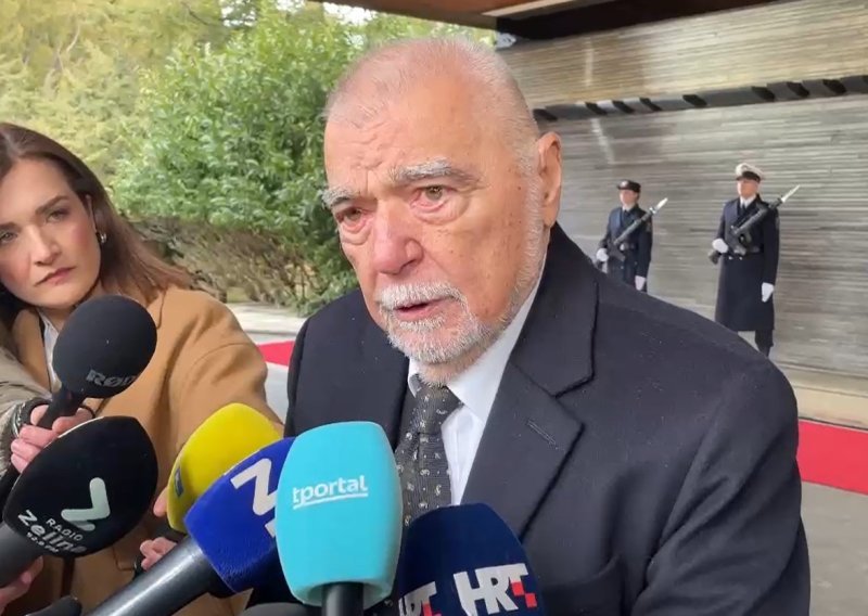 Stipe Mesić uzrujan zbog poteza DORH-a: 'To je sramotno što se događa'