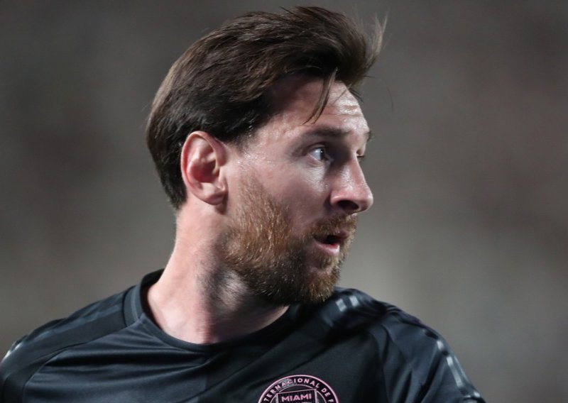 Messi ne želi igrati zbog hladnoće, traži se toplija lokacija