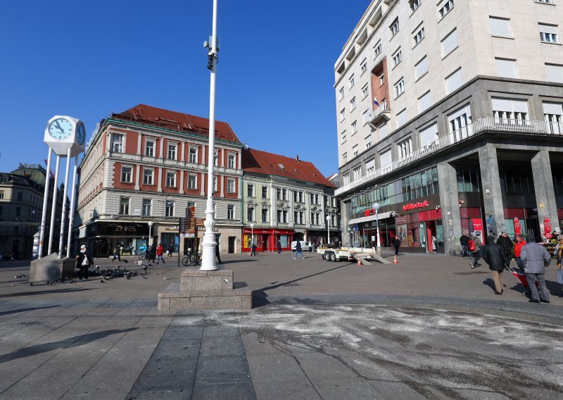 Zagrebačka policija oglasila se o mrtvim golubovima na Trgu. Pregazio ih je vozač kombija