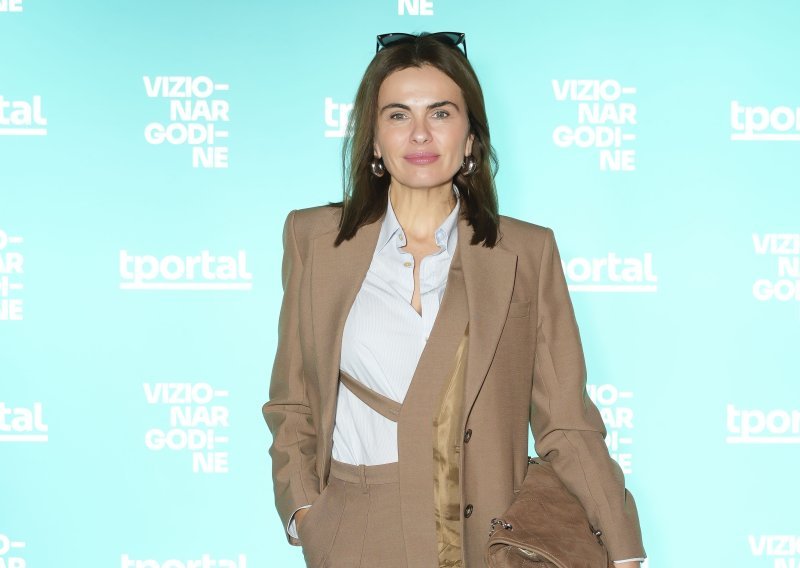 Branka Krstulović u odijelu koje je osmislila Victoria Beckham, a cipele su tek pun pogodak