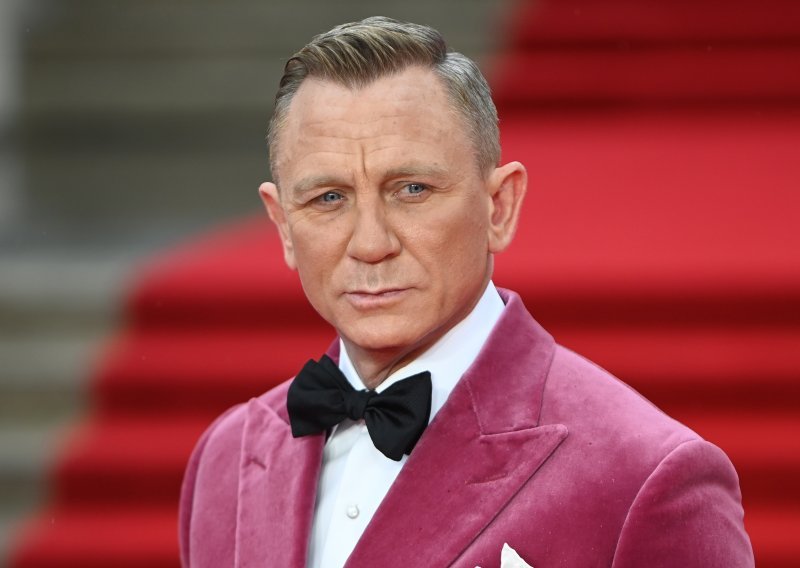 Daniel Craig prekinuo šutnju nakon znakovitog Bezosovog poteza