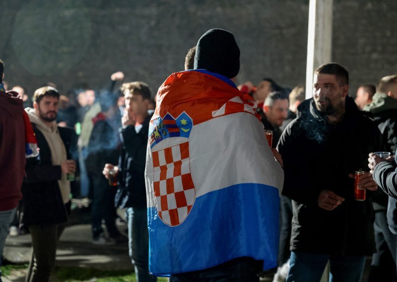 Navijači poludjeli na HKS! Stotine ih ostalo ispred Jazina s kupljenom ulaznicom