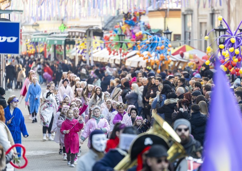 Održani 31. Đakovački bušari: Pogledajte više od 1.500 tradicijskih i suvremenih maski