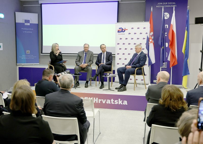 Panel povodom godišnjice rata: Ukrajina ne traži bilo kakav mir, već pravedan i trajan