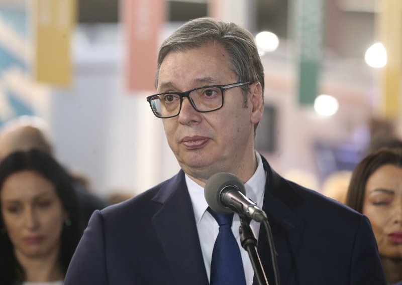 Vučić novinarku RTS-a iz Niša nazvao imbecilom