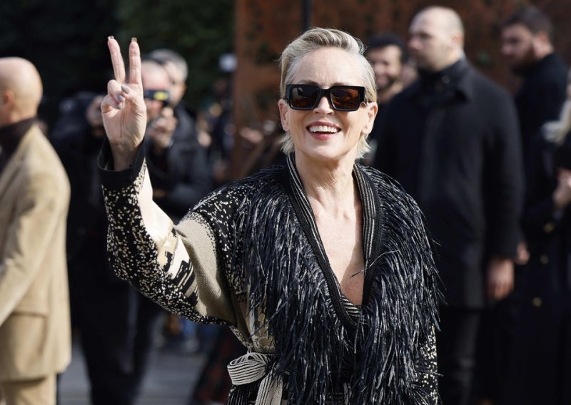 Sharon Stone očitala modnu lekciju i pokazala kako zablistati i nakon 60-e