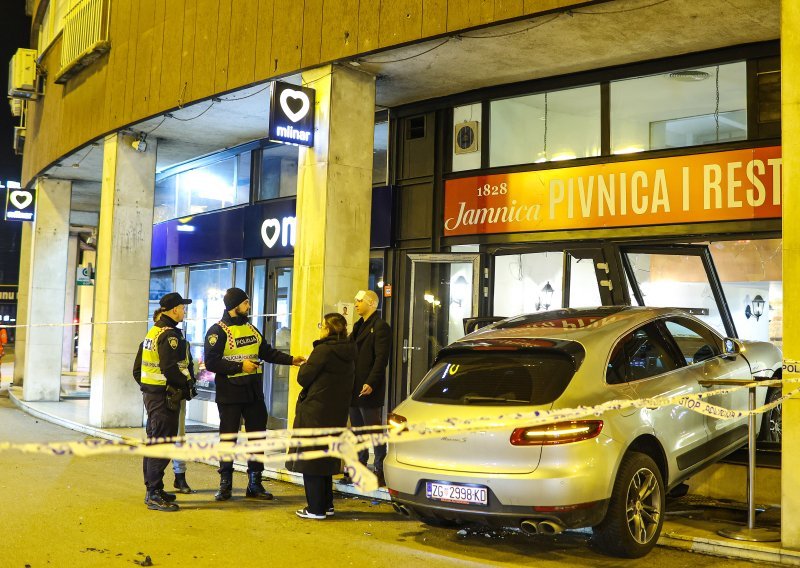 Krš i lom u Zagrebu: Porsche nakon sudara završio u poznatom makedonskom restoranu