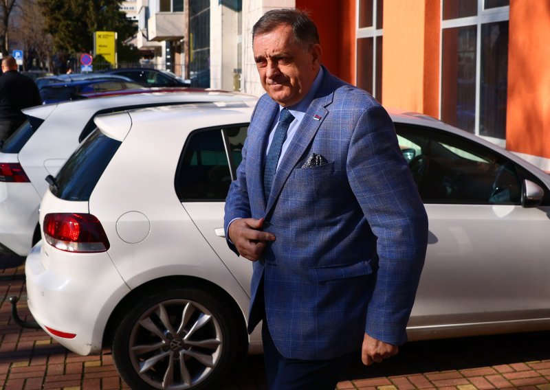 Dodik: Hrvati bi trebali 'iz naftalina izvući planove o Herceg-Bosni'