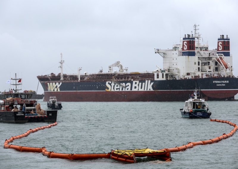 Pomorska nesreća uz obale Engleske: Zapalio se tanker s avionskim gorivom, ima ozlijeđenih