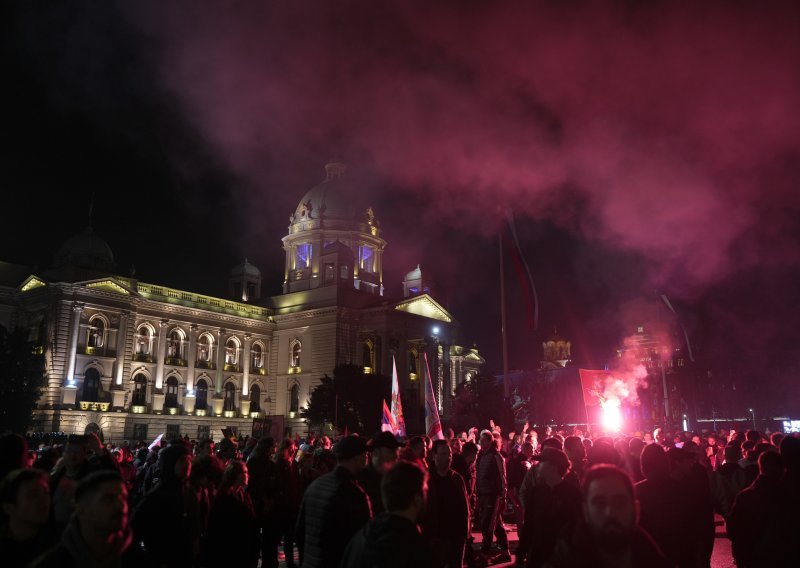 VIDEO Zvučni top prekinuo prosvjed u Beogradu?: 'To je brutalna demonstracija sile'