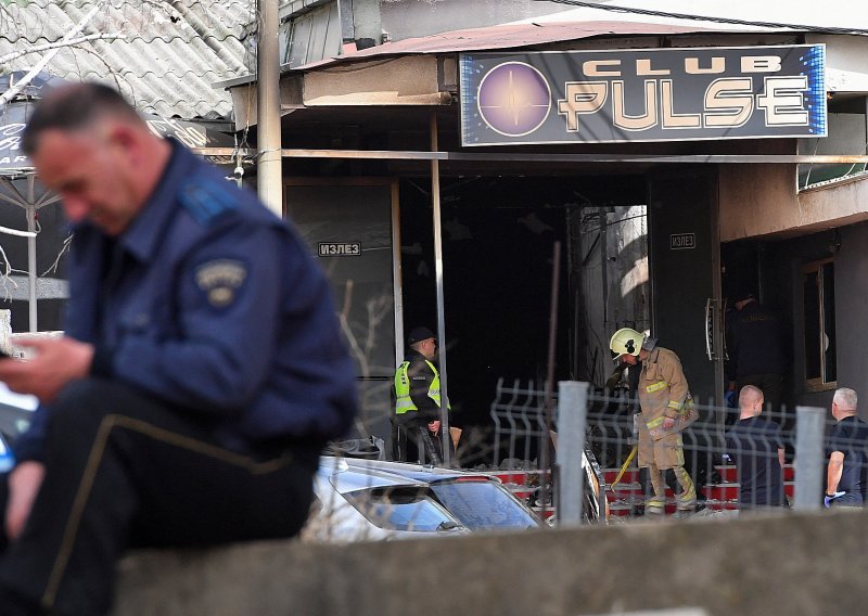 Osumnjičeni za požar u klubu Makedoniji u lisicama dovedeni na ispitivanje