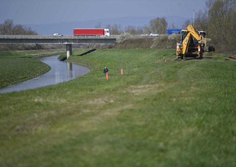 Počela rekonstrukcija nasipa na Savi vrijedna 5,4 milijuna eura