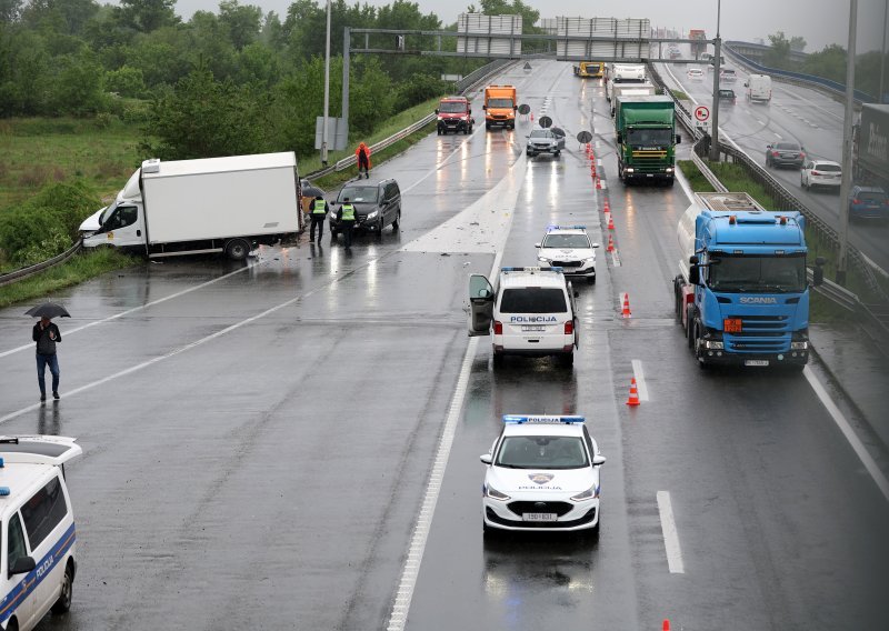 Policija objavila detalje teške prometne nesreće u kojoj su poginule dvije sestre
