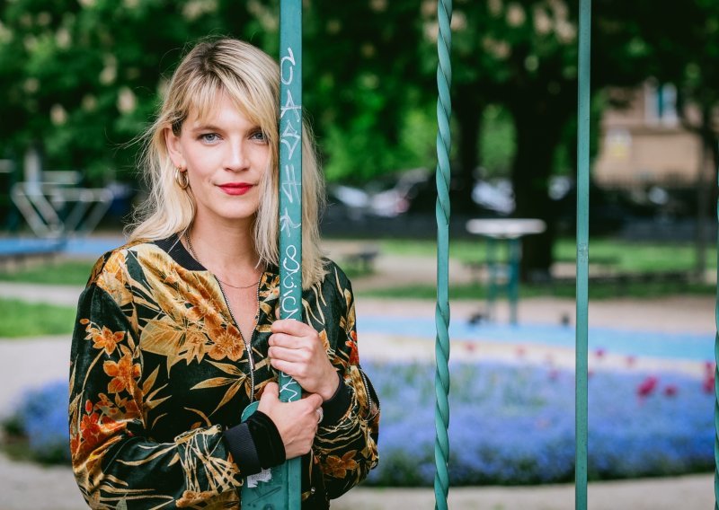 Anica Tomić: U vremenu kad svi govore, najradikalnije je znati tko si bez da pitaš AI