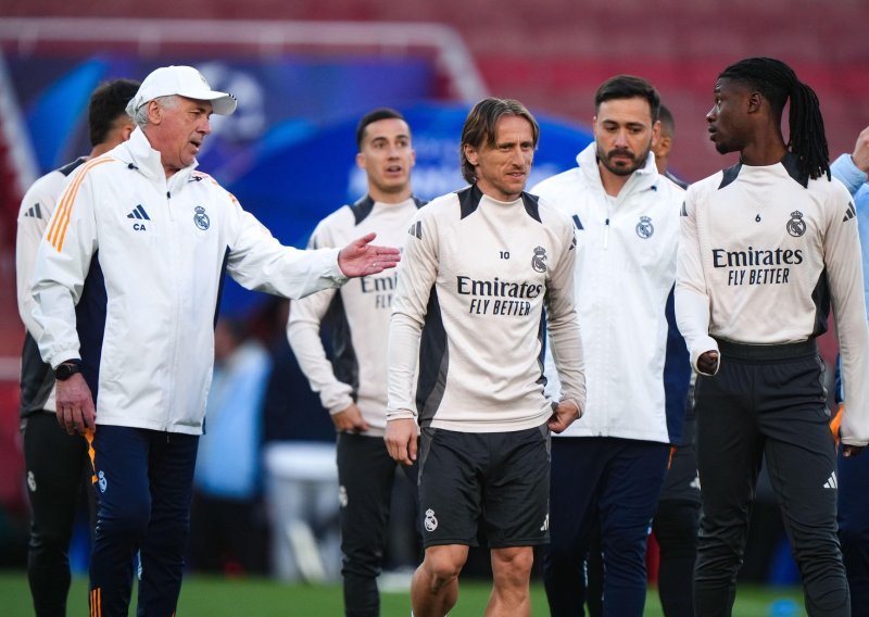 Modriću je Ancelotti prvom rekao da odlazi, a onda još dvojici; evo kome je ta vijest najteže pala