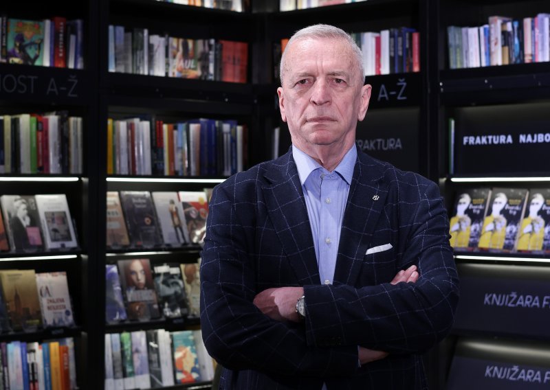 Na trgu između kraljeva i udbaša: Milorad Popović predstavio svoj roman o duši Crne Gore