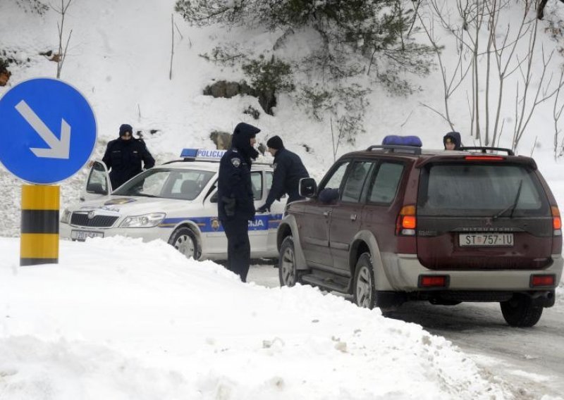 Novo pogoršanje vremena; mnoga sela u Zagori odsječena